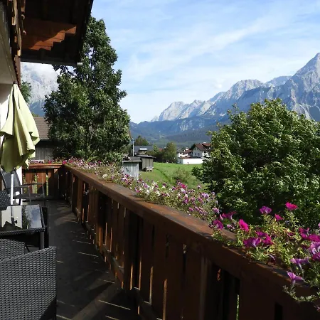 Haus Goldeck * Lermoos